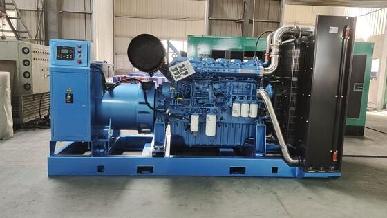 1500/1800rpm Nenngeschwindigkeit Weichai 750KVA/600KW Dieselgenerator Set mit 6M33D725E310 Motormodell und 15,7L/h Kraftstoffverbrauch